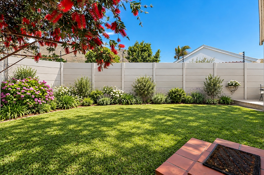 2 Bedroom Property for Sale in Kirstenhof Western Cape